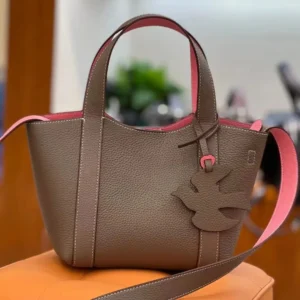 Full Grain Leather Bucket Handbag with Lychee Pattern for Women - Large Capacity Fashion Tote
